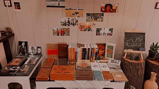 عکس کافه کتاب تاج بوک