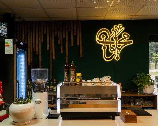 عکس کافه رستوران مجنون