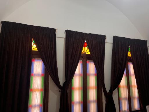 عکس هاستل تاج الملوک