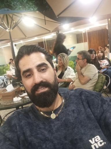 عکس کافه رستوران مجنون