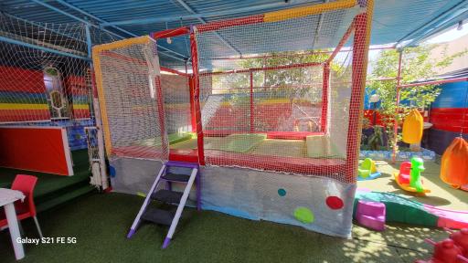 عکس خانه بازی شادیلند