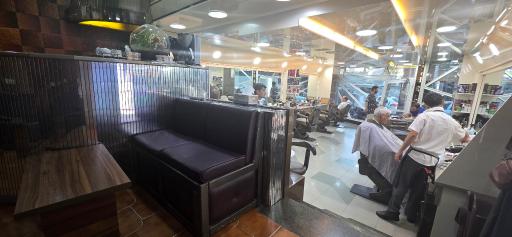 عکس آرایشگاه مردانه هلال