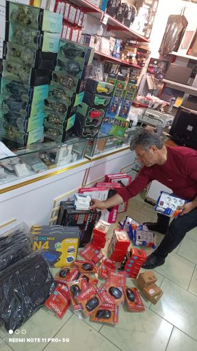 عکس فروشگاه و تعمیرات لپ تاپ و کامپیوتر مبنای برتر