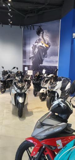 عکس نمایندگی نیرو موتور یاماها