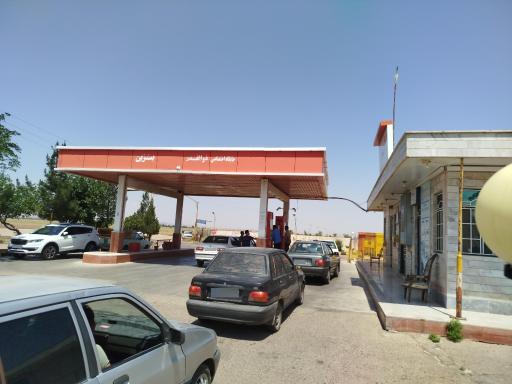 عکس جایگاه سوخت بنزین