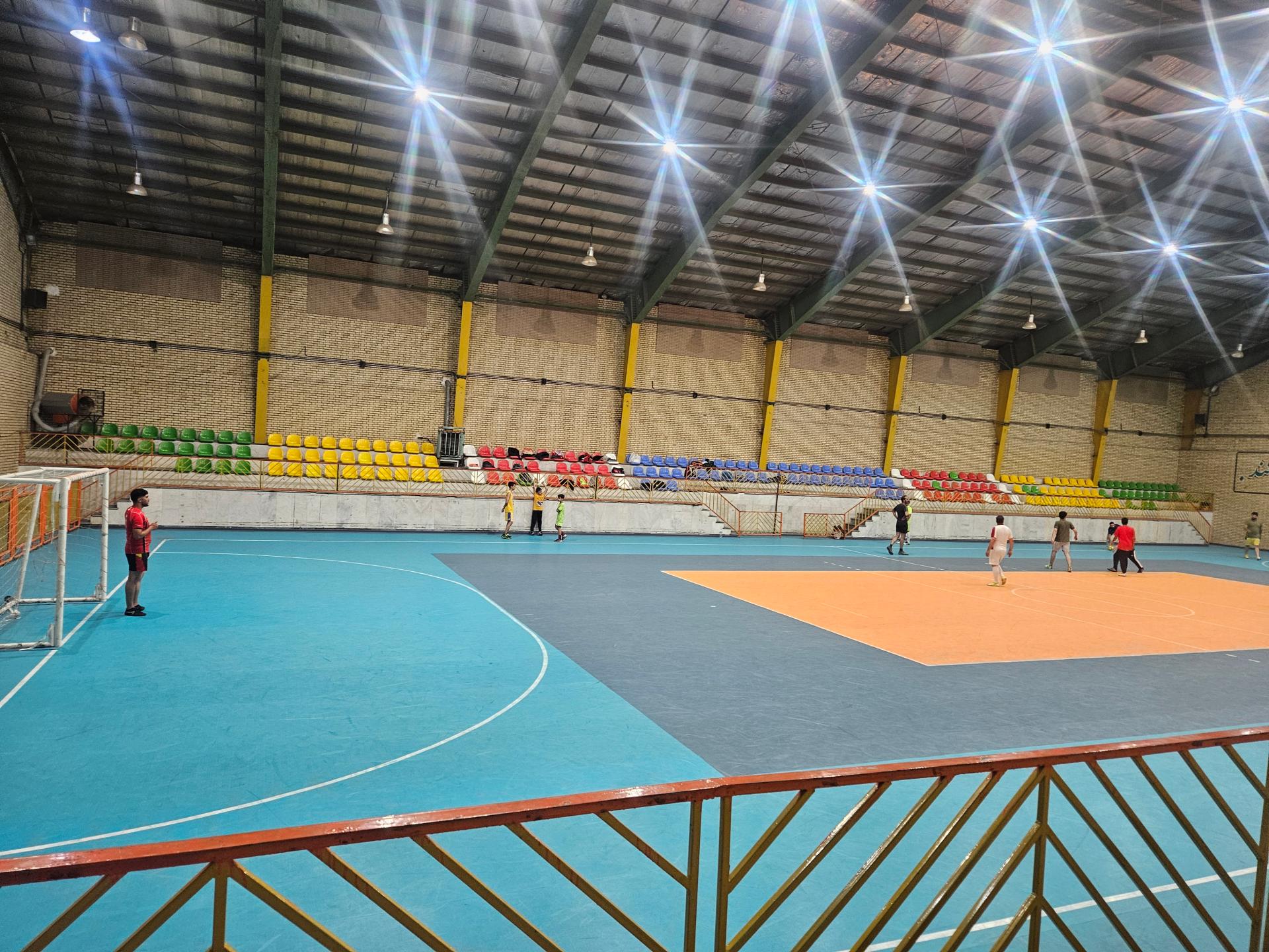 عکس سالن فوتسال کارگران
