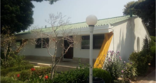 عکس مجتمع آموزشی، رفاهی نارنجی