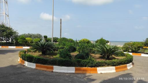 عکس مجتمع آموزشی، رفاهی نارنجی