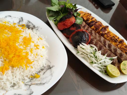عکس رستوران رز طلایی یزد