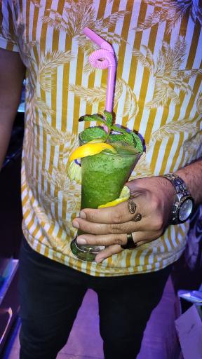 عکس کافه مون