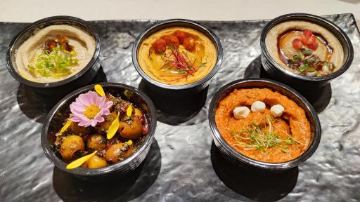 عکس کافه رستوران عمارت ماه