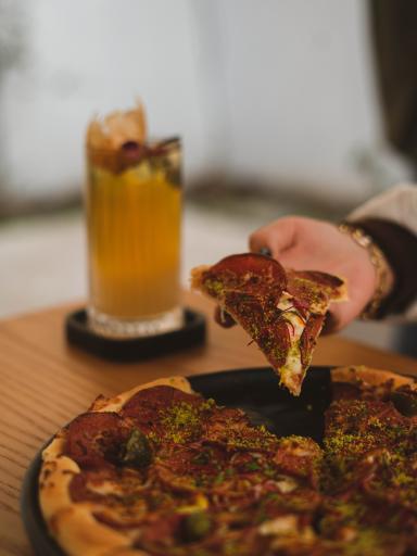 عکس کافه رستوران عمارت ماه