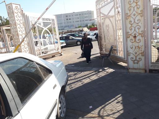 عکس درب ورود وخروج پارکینگ