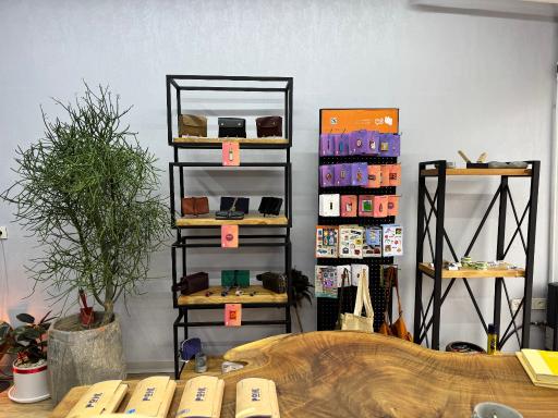 عکس دکان دخان پک