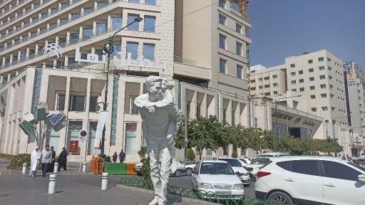 عکس مجتمع تجاری و اقامتی آراد