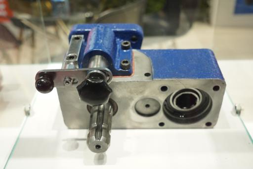 عکس صنایع هیدرولیک هنری (پمپ سازی)