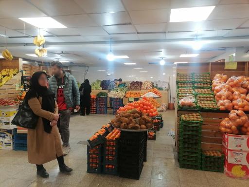 عکس غرفه میوه بازار روز کوثر 