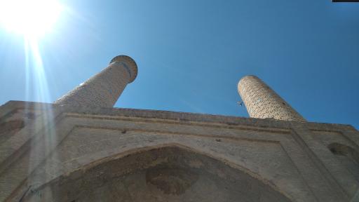 عکس سردر مدرسه غیاثیه (پامنار)