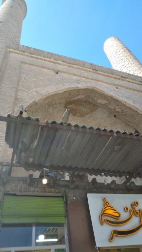 عکس سردر مدرسه غیاثیه (پامنار)