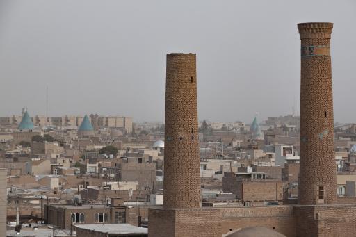 عکس سردر مدرسه غیاثیه (پامنار)