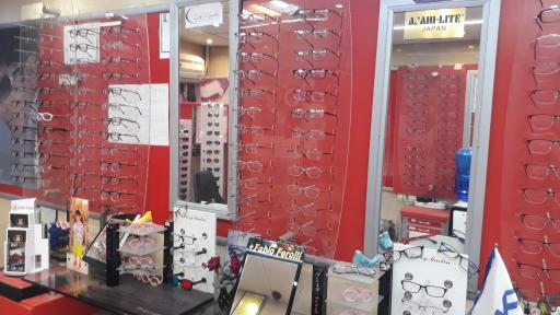 عکس بینایی سنجی و عینک بصیرت نوین