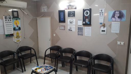 عکس بینایی سنجی و عینک بصیرت نوین