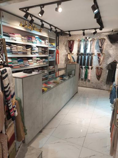 عکس اسکارف لند