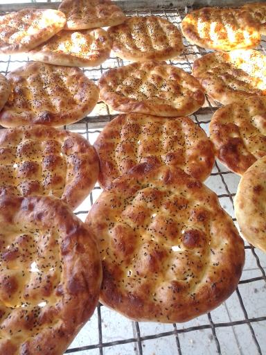 عکس نان سنگک یلدا