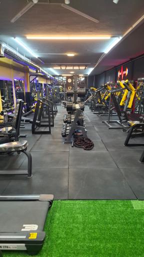 عکس باشگاه بدنسازی آشیل 