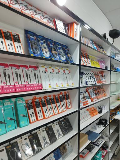 عکس فروشگاه لوازم جانبی موبایل 