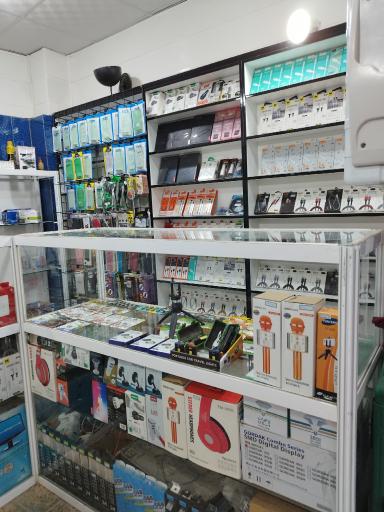 عکس فروشگاه لوازم جانبی موبایل 