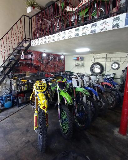 عکس تعمیرگاه موتورسیکلت رضا بچم