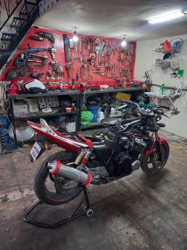 عکس تعمیرگاه موتورسیکلت رضا بچم