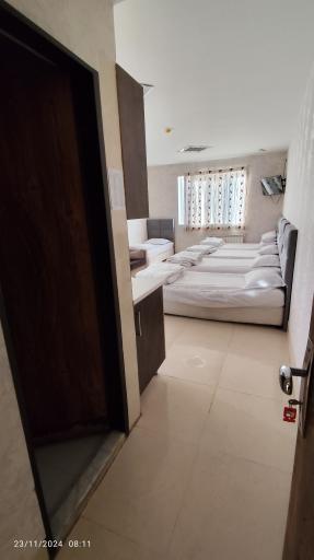 عکس مهمانسرای طلاییه