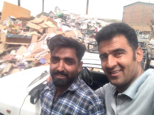 عکس کارگاه خرید ضایعات کارتن آهن لارستانی