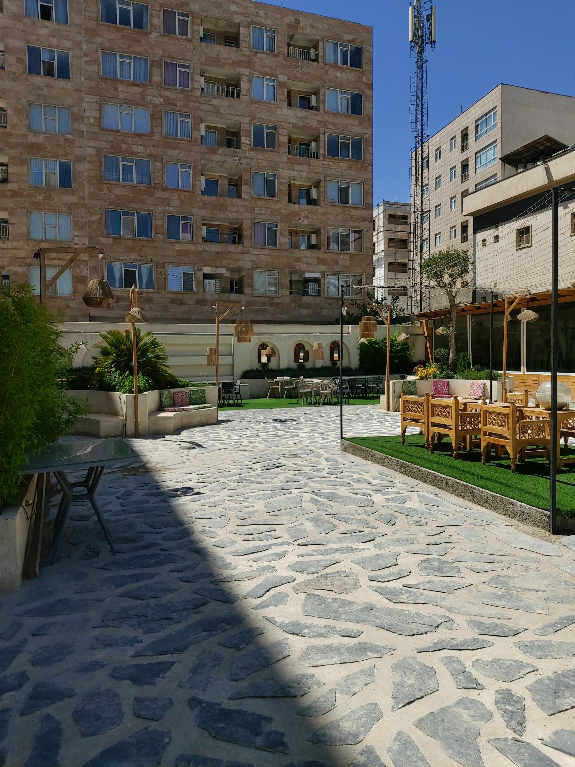 عکس کافه رستوران یونا