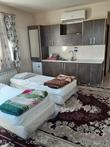 عکس مهمانسرای طلاییه