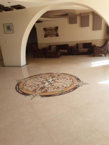 عکس مهمانسرای طلاییه