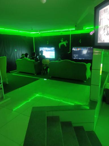 عکس گیم نت سبز