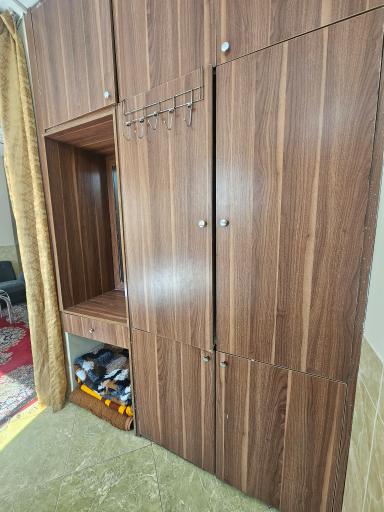 عکس مهمانپذير قائم