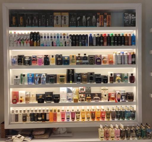 عکس گالری عطر و محصولات بهداشتی راما