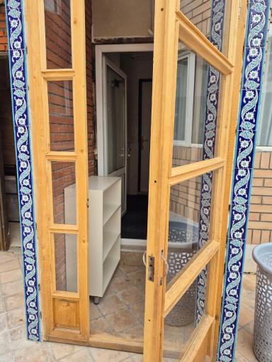 مهمانپذير قائم