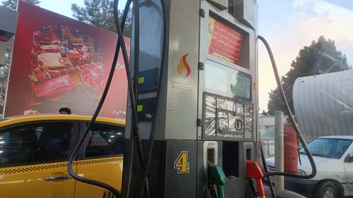 عکس پمپ بنزین گازوئیل CNG مالدار