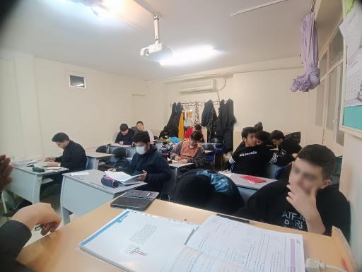عکس دبیرستان شریف
