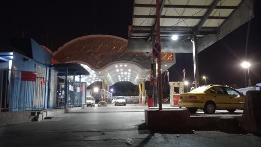 عکس پمپ بنزین گازوئیل CNG مالدار