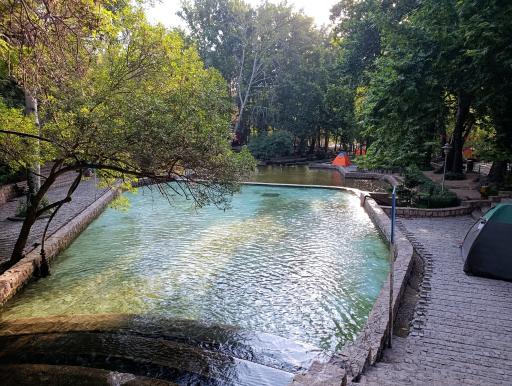 عکس چشمه طبیعی پارک بابا امان