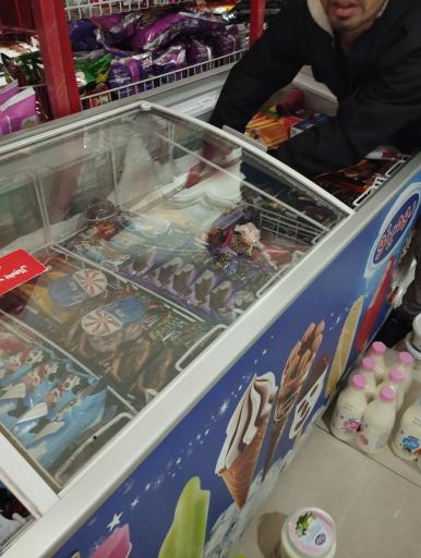 عکس سوپر مارکت برادران