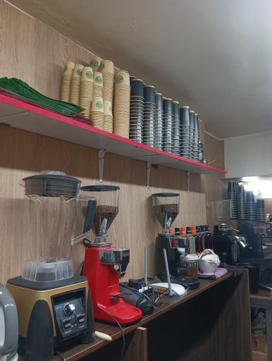 عکس کافه لاکی