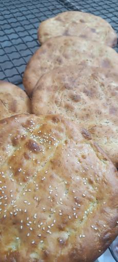 عکس نان محلی گیلوان 