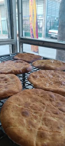 عکس نان محلی گیلوان 